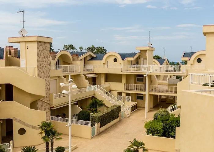 Marevasto - Marina Nyaraló *